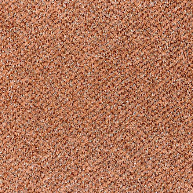 700