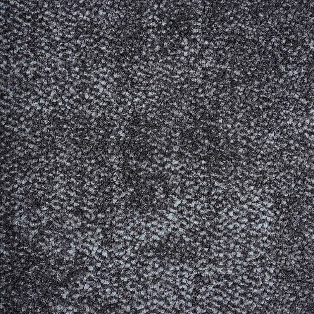 585