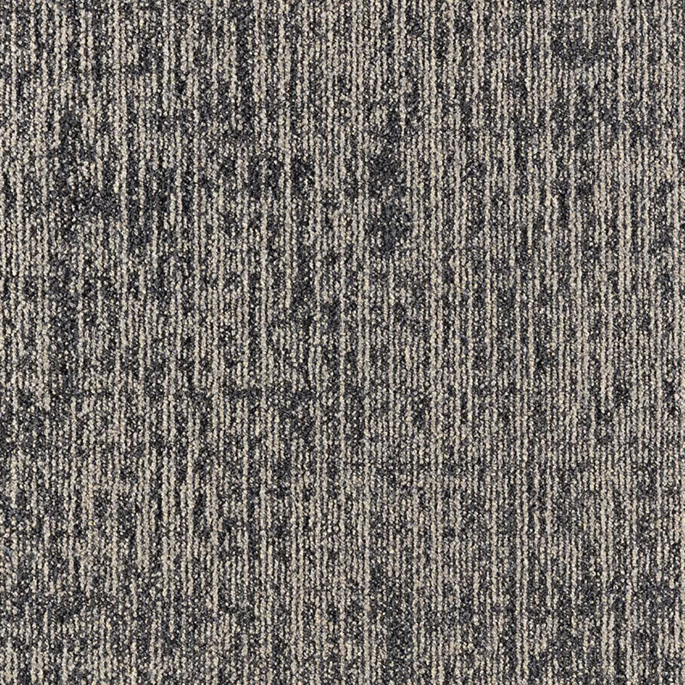 853