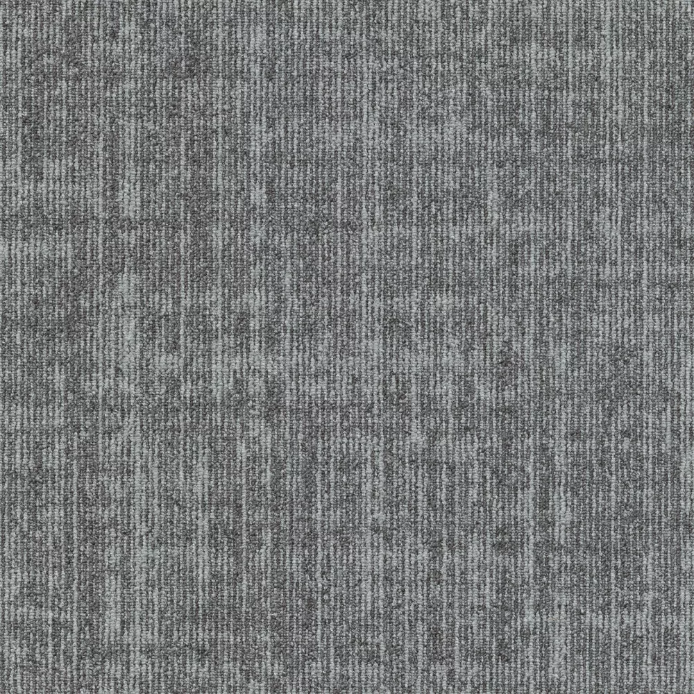 915