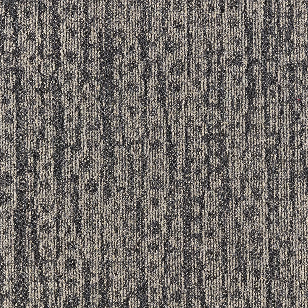 853